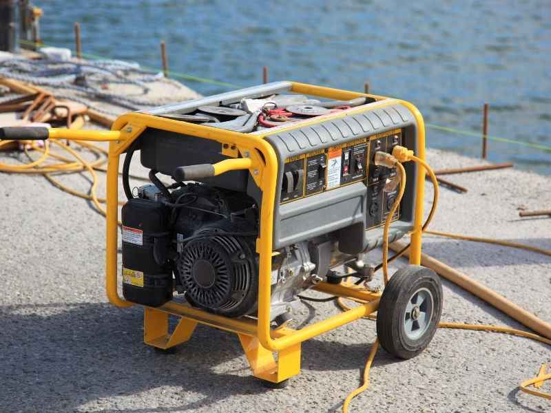 Genset berwarna kuning